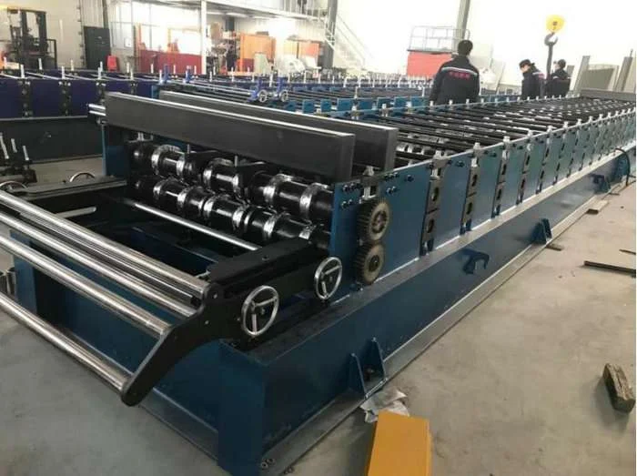 Main roll forming machine