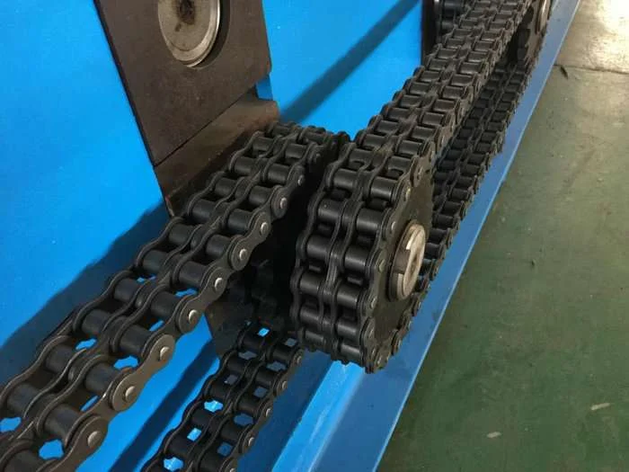 Main roll forming machine