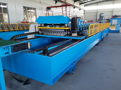 Corrugated roofing sheet roll forming machine